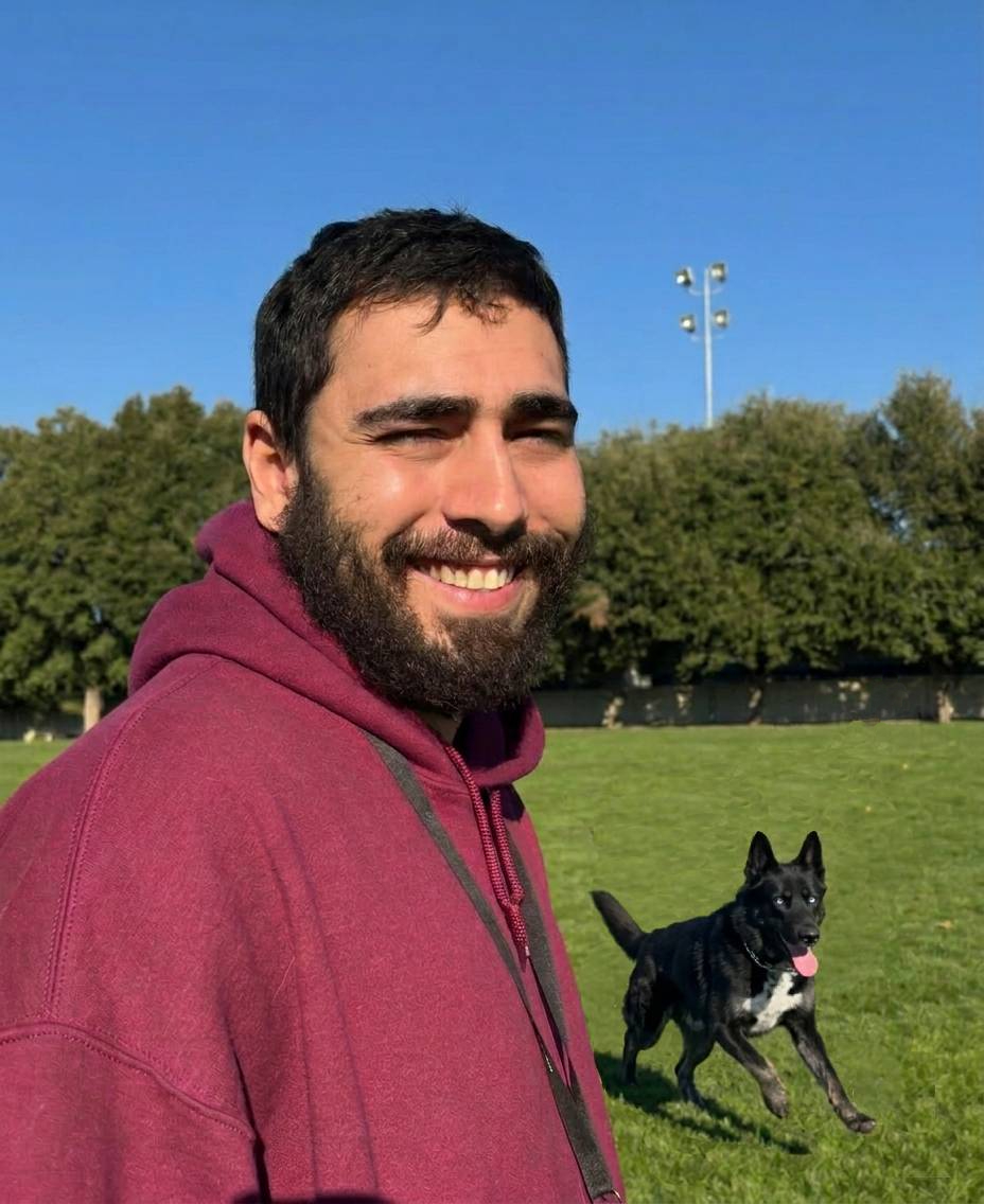 Braga Dog Care trainer working with a Labrador